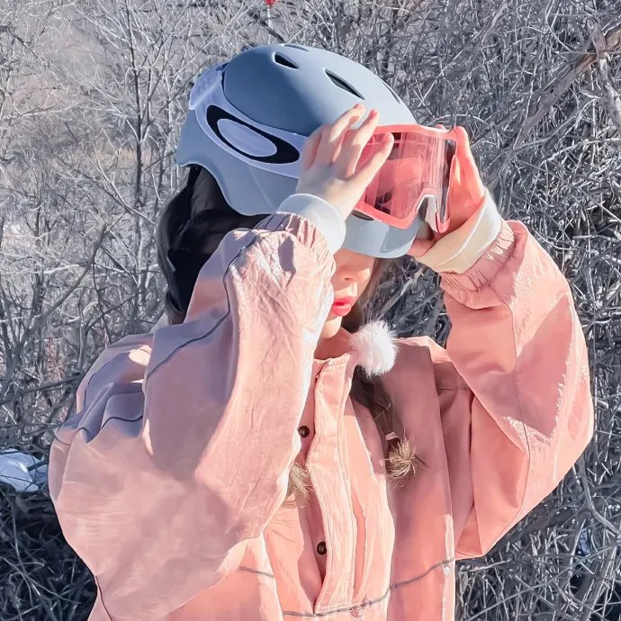 蒂拉和兰妮劫火车